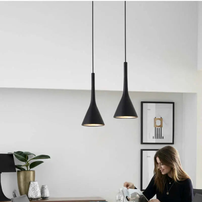 MorandiLuxe - Suspension Triangulaire Moderne en Métal - Rynova