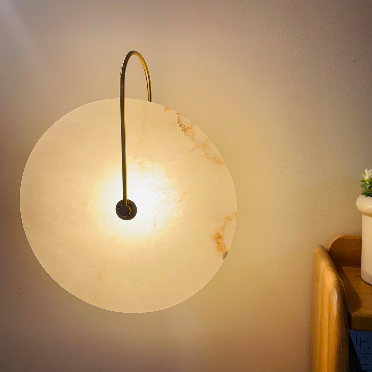 Éclat Alabastro - Applique Murale LED Élégance et Modernité - Rynova