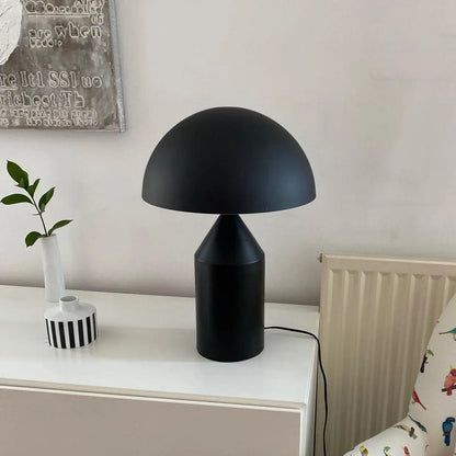LumièreMétal – Lampe de Table en Métal Moderne - Rynova