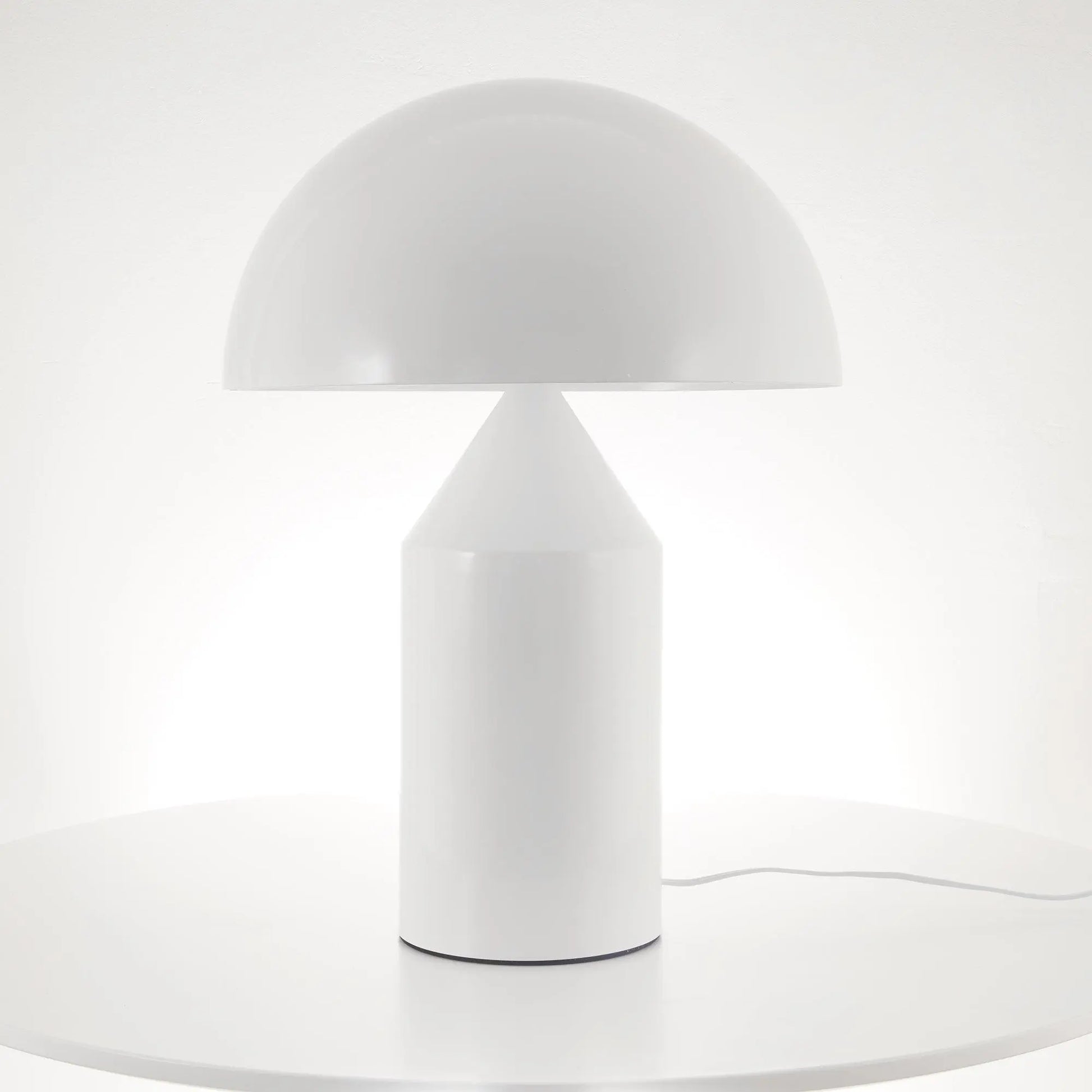 LumièreMétal – Lampe de Table en Métal Moderne - Rynova
