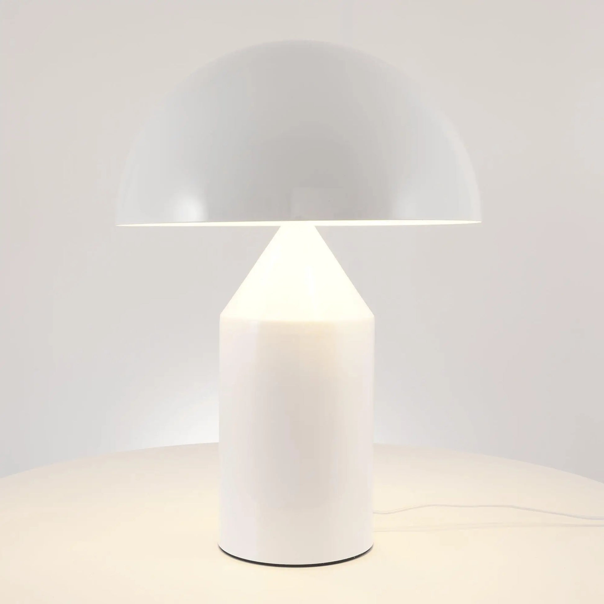 LumièreMétal – Lampe de Table en Métal Moderne - Rynova