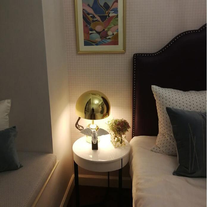 LumièreCloche - Lampe de table élégante et intemporelle pour un intérieur raffiné - Rynova