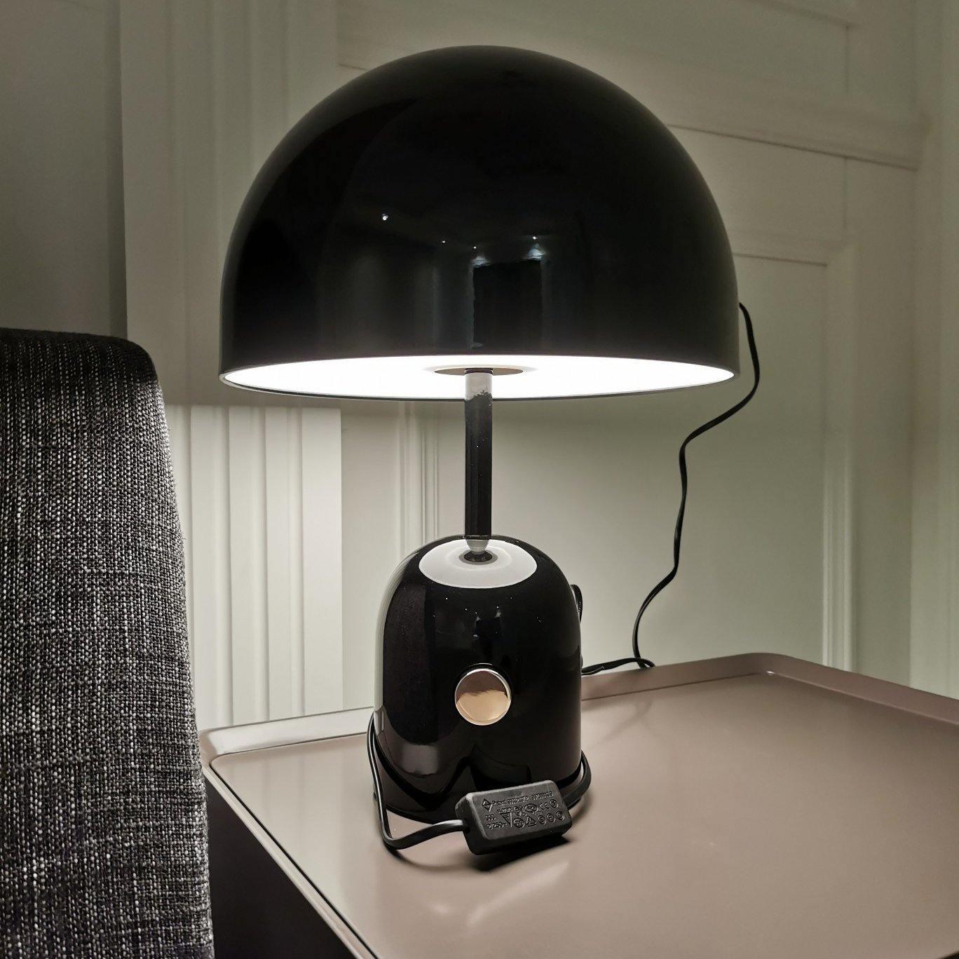 LumièreCloche - Lampe de table élégante et intemporelle pour un intérieur raffiné - Rynova