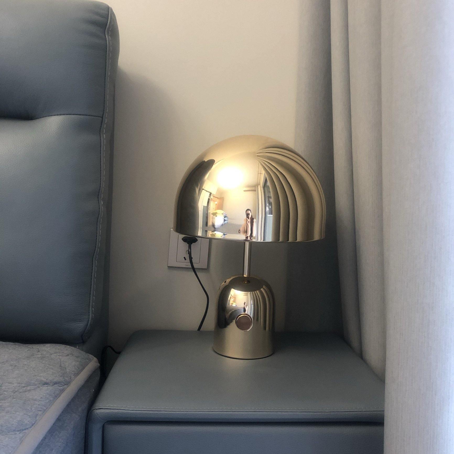 LumièreCloche - Lampe de table élégante et intemporelle pour un intérieur raffiné - Rynova
