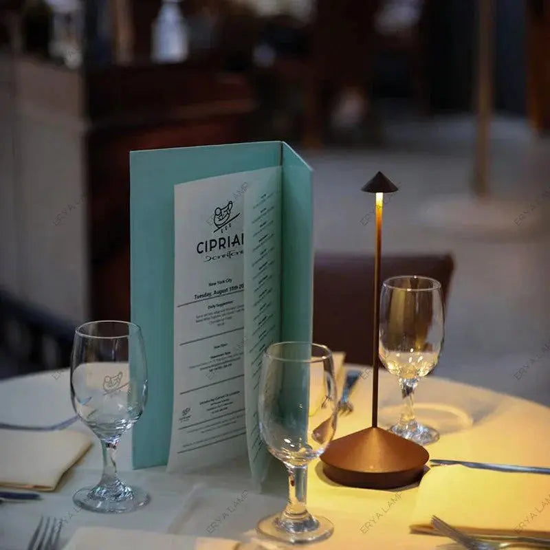 ÉclatDine | Lampe de Table Créative pour une Ambiance Élégante - Rynova