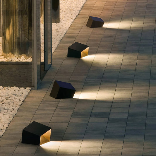 LumiCube - Lampe Solaire de Jardin Élégante et Compacte - Rynova