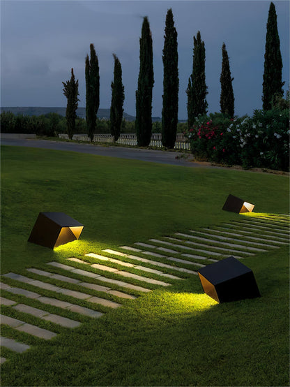 LumiCube - Lampe Solaire de Jardin Élégante et Compacte - Rynova