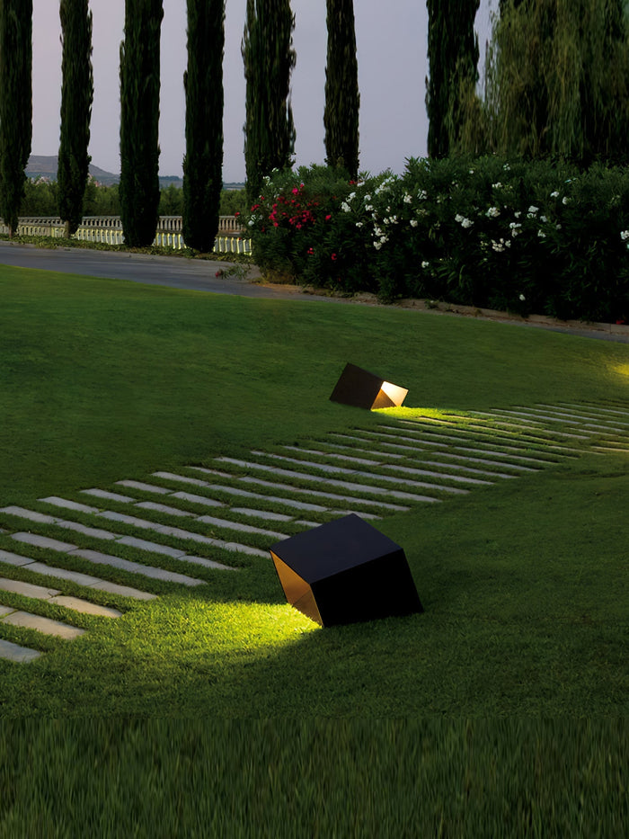 LumiCube - Lampe Solaire de Jardin Élégante et Compacte - Rynova