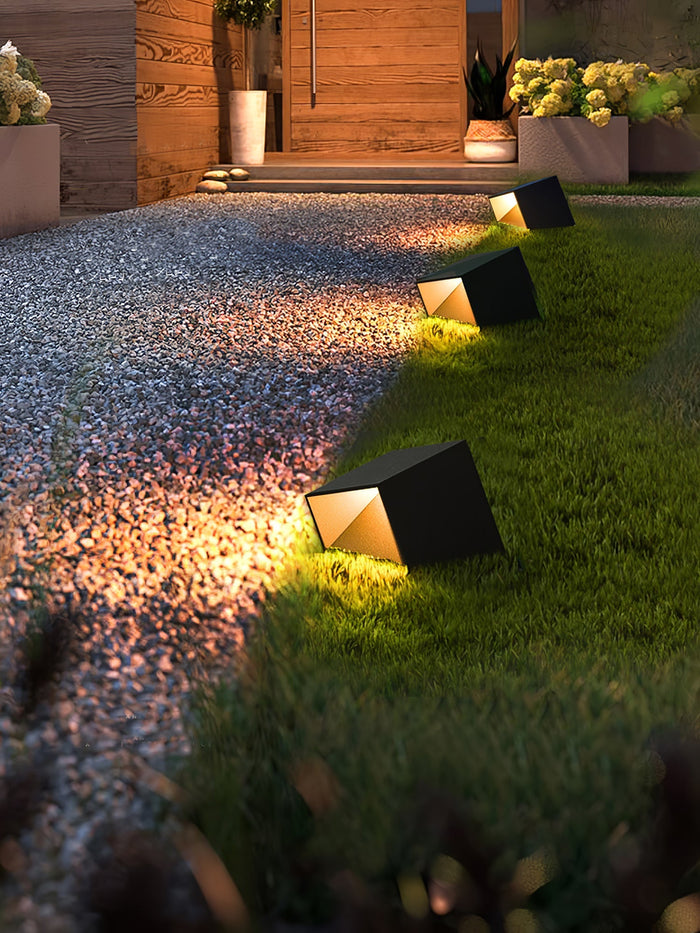 LumiCube - Lampe Solaire de Jardin Élégante et Compacte - Rynova