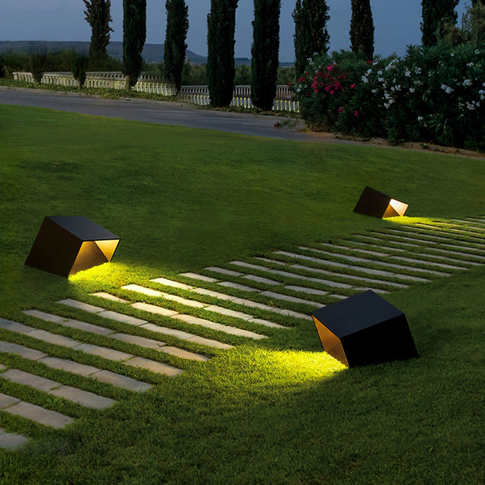 LumiCube - Lampe Solaire de Jardin Élégante et Compacte - Rynova