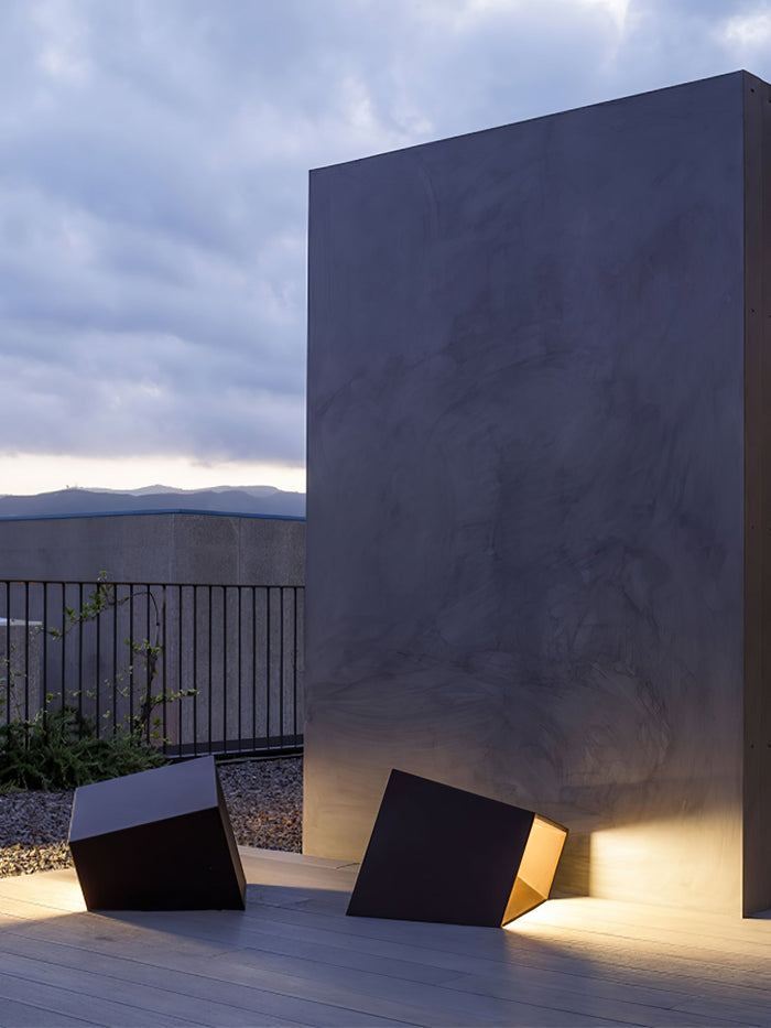 LumiCube - Lampe Solaire de Jardin Élégante et Compacte - Rynova