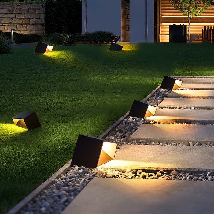 LumiCube - Lampe Solaire de Jardin Élégante et Compacte - Rynova