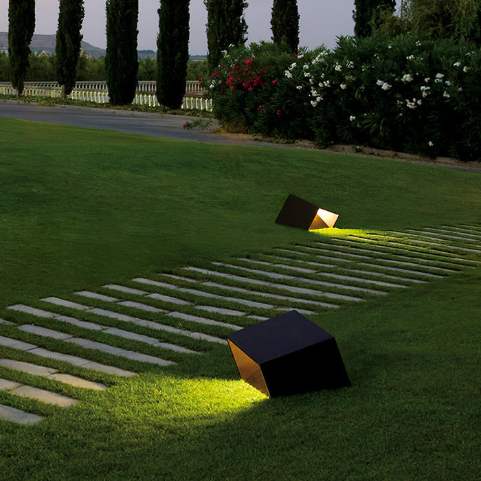 LumiCube - Lampe Solaire de Jardin Élégante et Compacte - Rynova