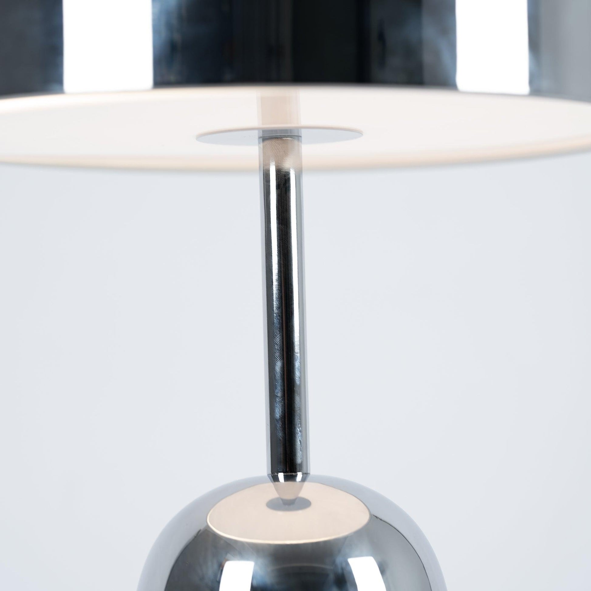 ClariBell – Lampe en forme de cloche élégante - Rynova