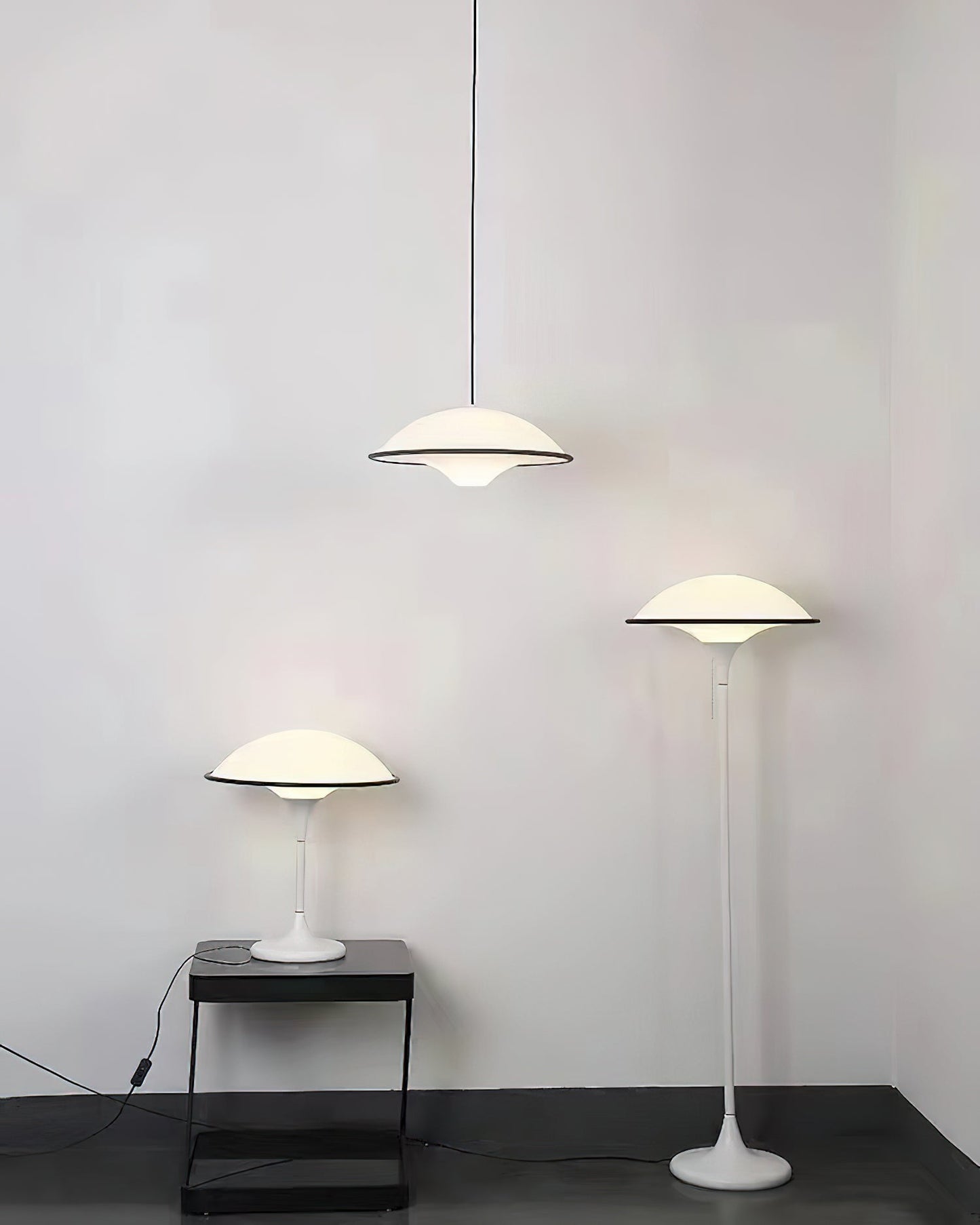LumiForm - Lampe de table élégante au design artistique unique - Rynova