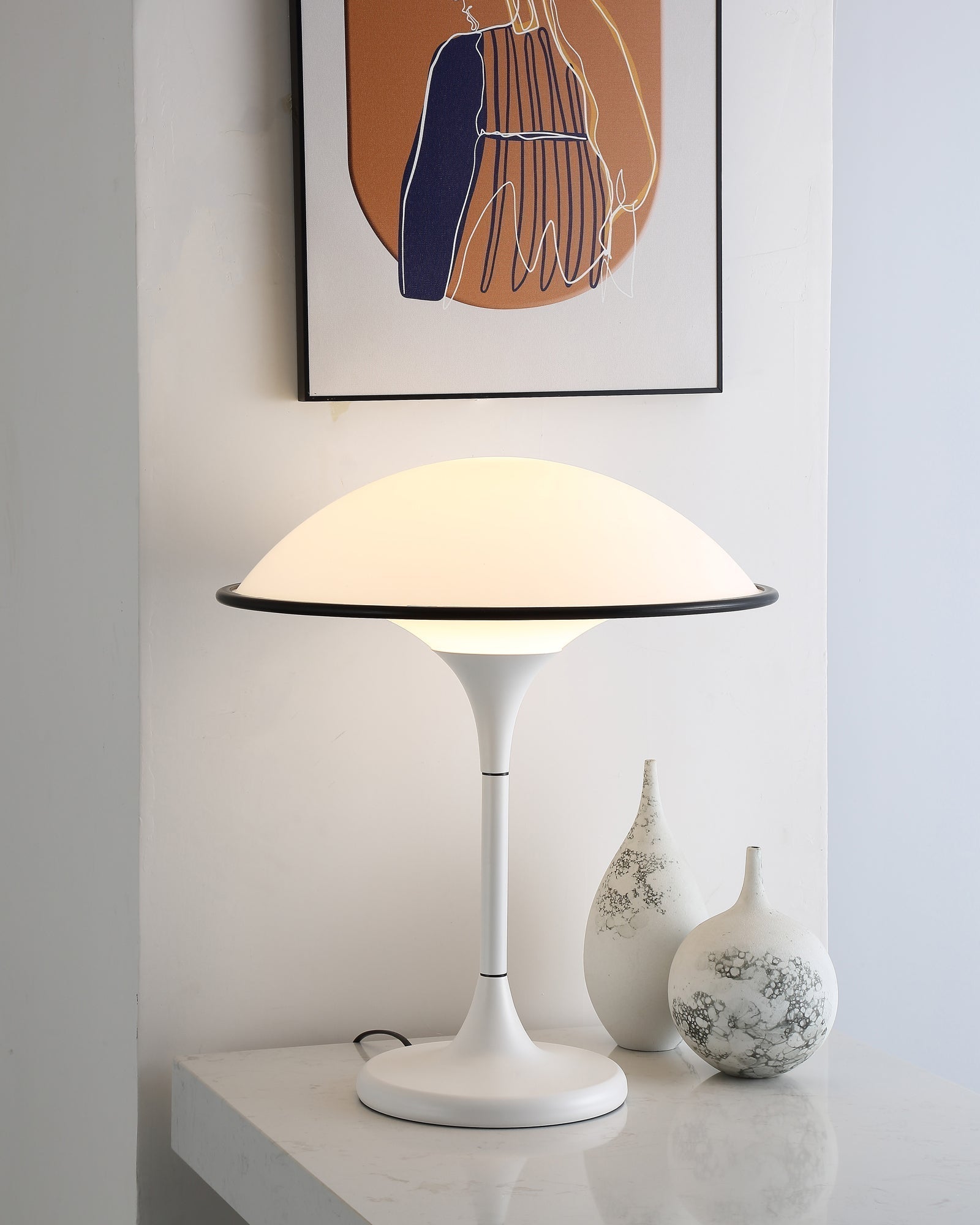 LumiForm - Lampe de table élégante au design artistique unique - Rynova