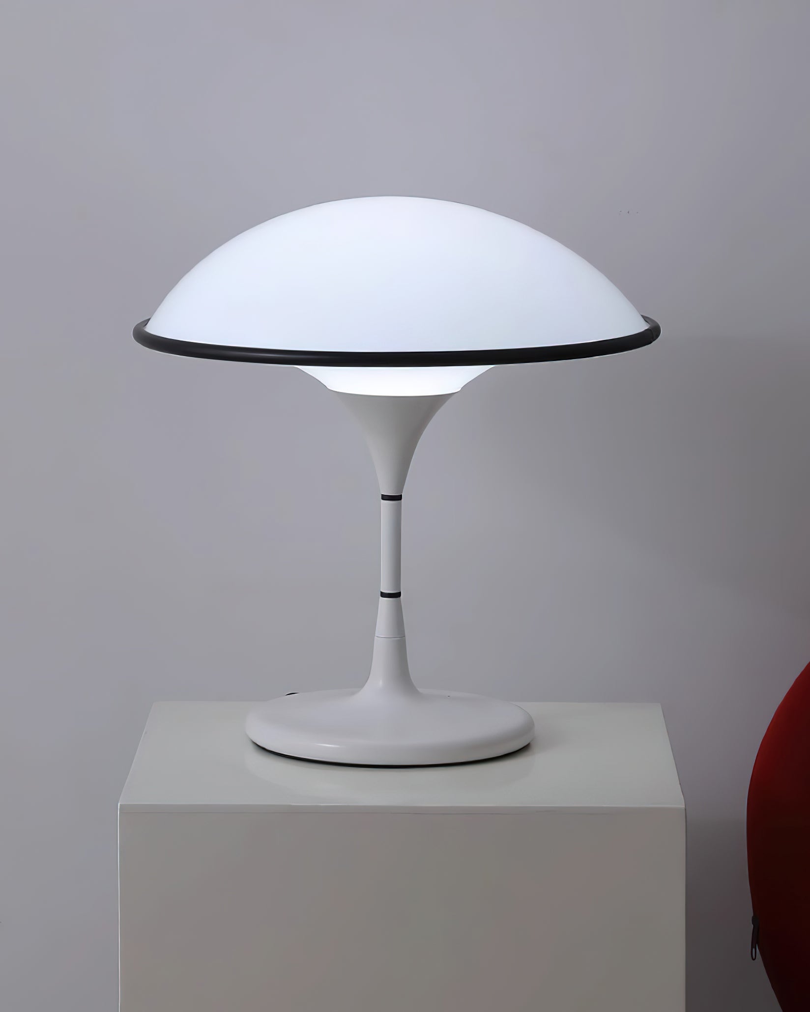 LumiForm - Lampe de table élégante au design artistique unique - Rynova