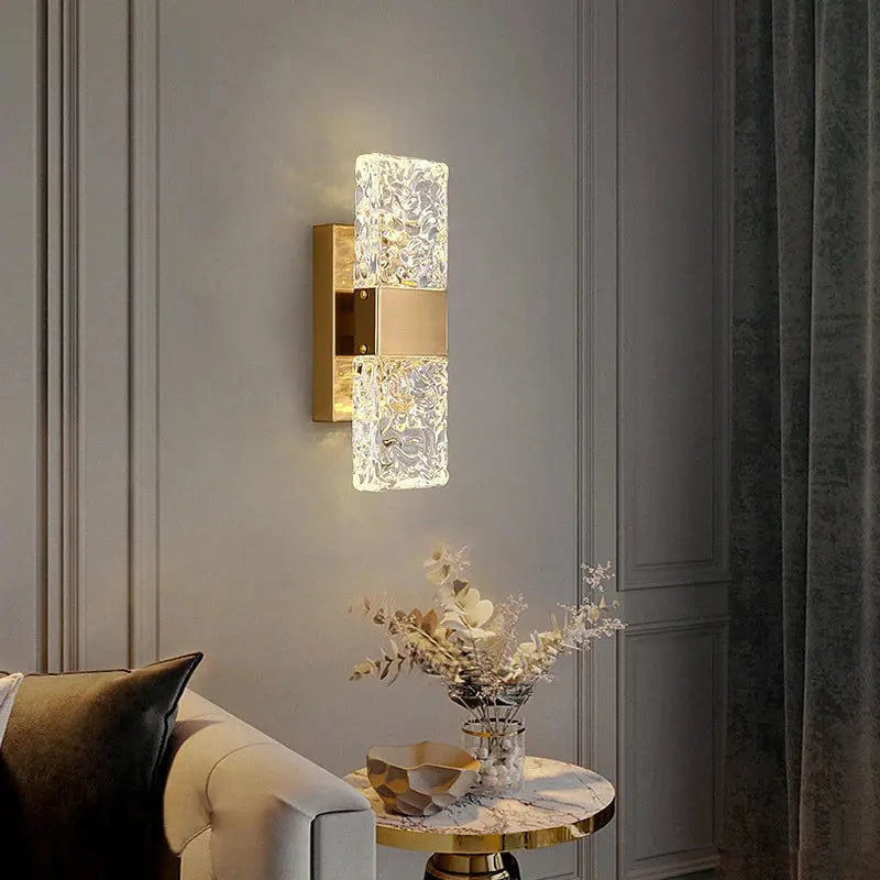 ÉléganceLumi - Applique Murale en Cristal Doré - Rynova