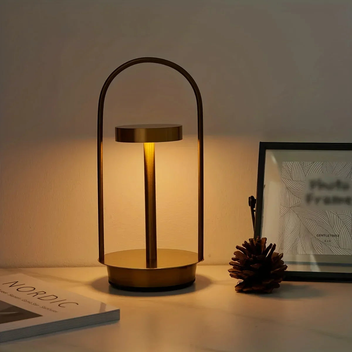 LumièreModerne – Éclairage LED Élégant et Portable - Rynova