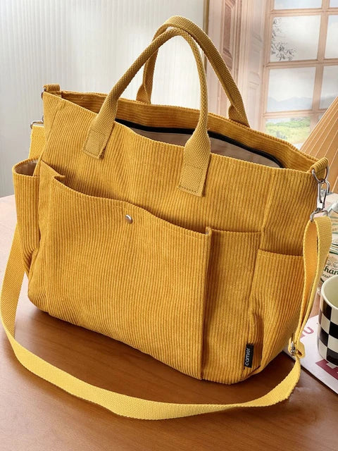 Léonie - Sac à bandoulière en velours crème, pratique et élégant - Rynova