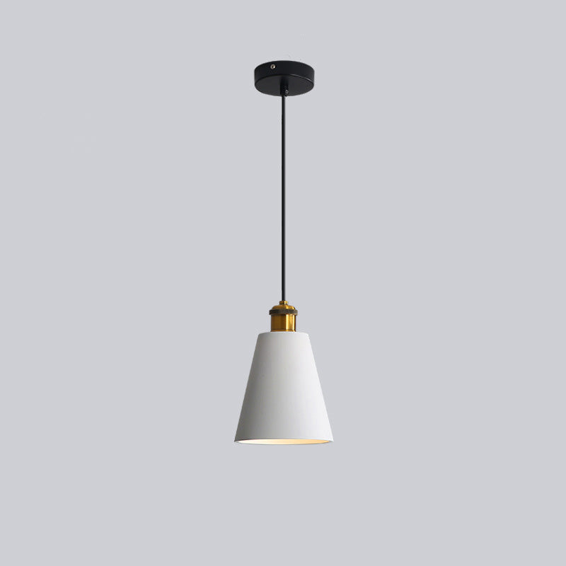 Lustre Élegante – Suspension Moderne en Métal et Résine - Rynova