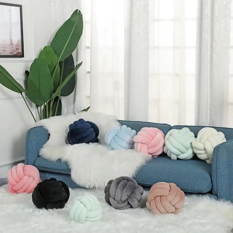 Coussin de lancer en balles nouées décoratives PlushKnot - Rynova
