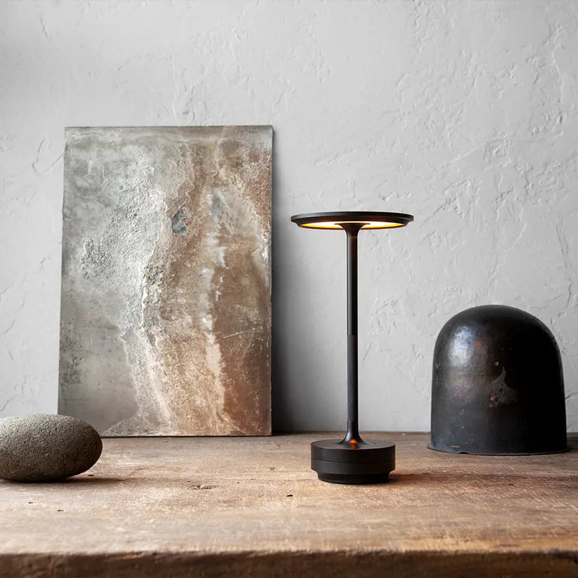 LumiArt - Lampe à Poser Contemporaine et Épurée - Rynova