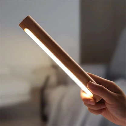 ÉclatBois - Lampe murale en bois rechargeable - Rynova