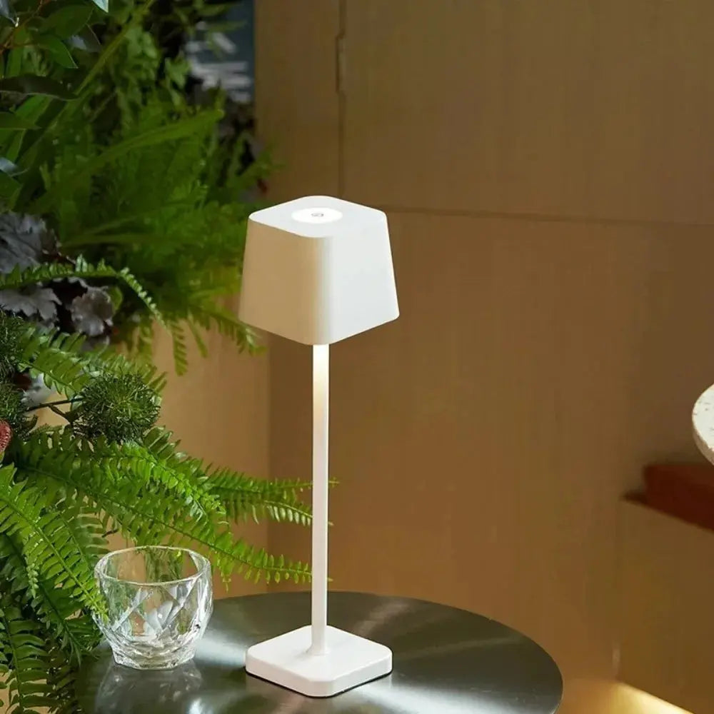 ÉclairezAvecStyle - Lampe de Sol Moderne Sans Fil avec Éclairage LED - Rynova