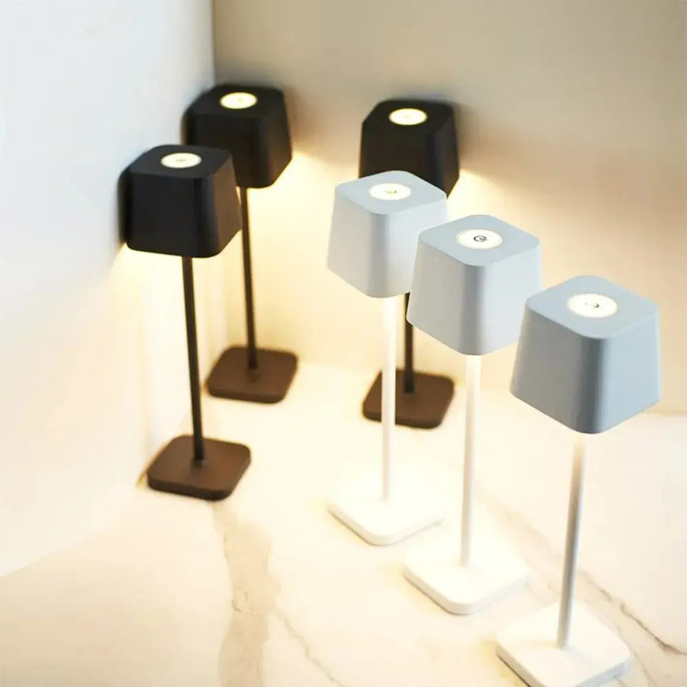 ÉclairezAvecStyle - Lampe de Sol Moderne Sans Fil avec Éclairage LED - Rynova