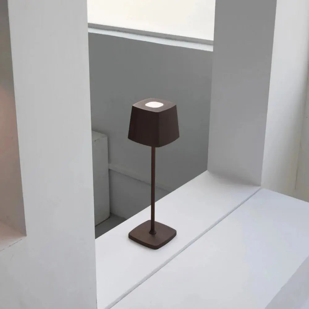 ÉclairezAvecStyle - Lampe de Sol Moderne Sans Fil avec Éclairage LED - Rynova