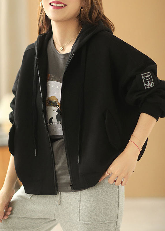 Mélodie - Veste à capuche noire avec poches zippées pour l'automne - Rynova