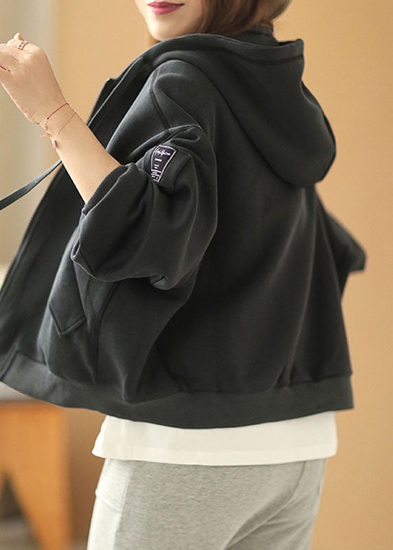 Mélodie - Veste à capuche noire avec poches zippées pour l'automne - Rynova