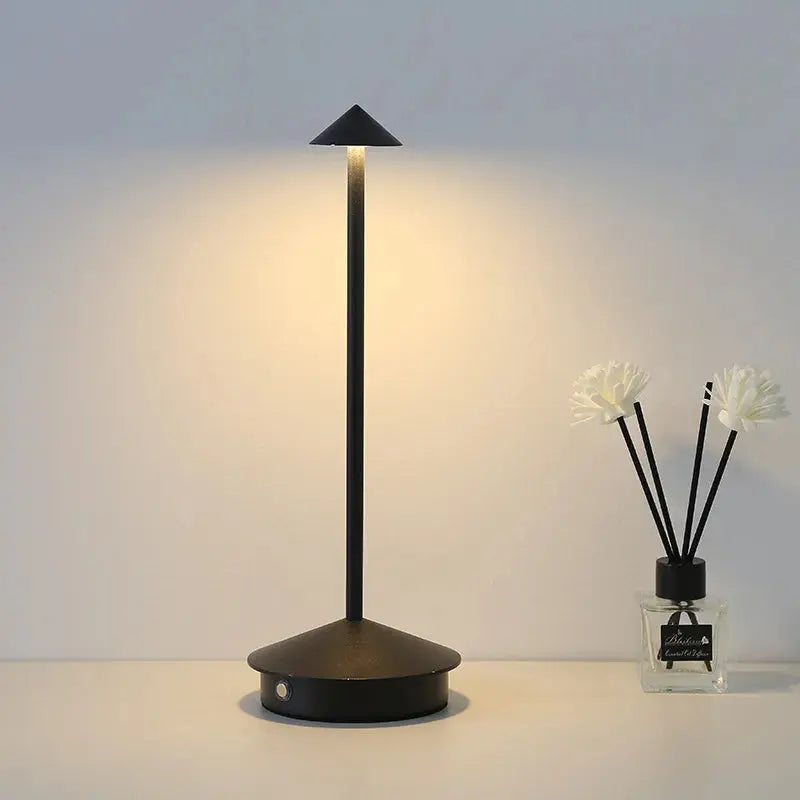 Lampe de Table Design Inspirée par DartCandle - Rynova