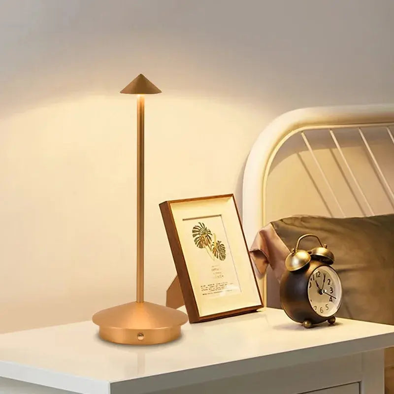 Lampe de Table Design Inspirée par DartCandle - Rynova