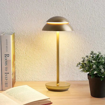 LumiVolt - Lampe de Table Rechargeable et Moderne - Rynova