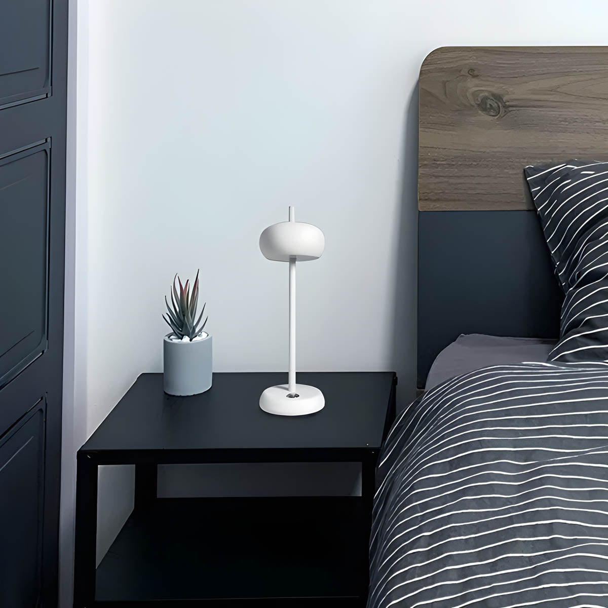 LumiStyle - Lampe de table moderne au design épuré et élégant - Rynova