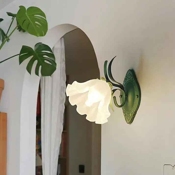 FleurLumière – Applique Murale Élégante Fleur de Muguet - Rynova