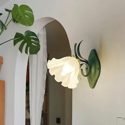 FleurLumière – Applique Murale Élégante Fleur de Muguet - Rynova