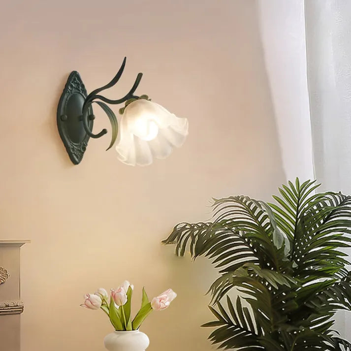 FleurLumière – Applique Murale Élégante Fleur de Muguet - Rynova