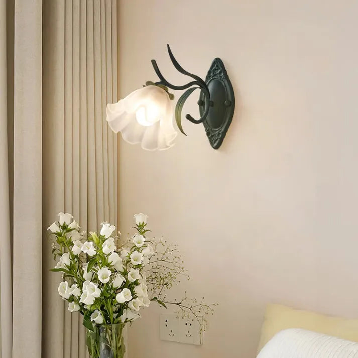 FleurLumière – Applique Murale Élégante Fleur de Muguet - Rynova