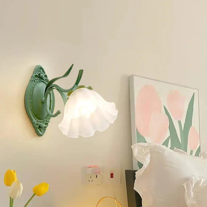 FleurLumière – Applique Murale Élégante Fleur de Muguet - Rynova