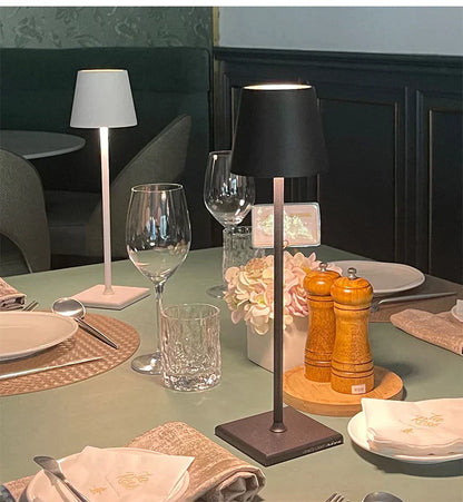 LumiEase - Lampe de table sans fil rechargeable - Rynova