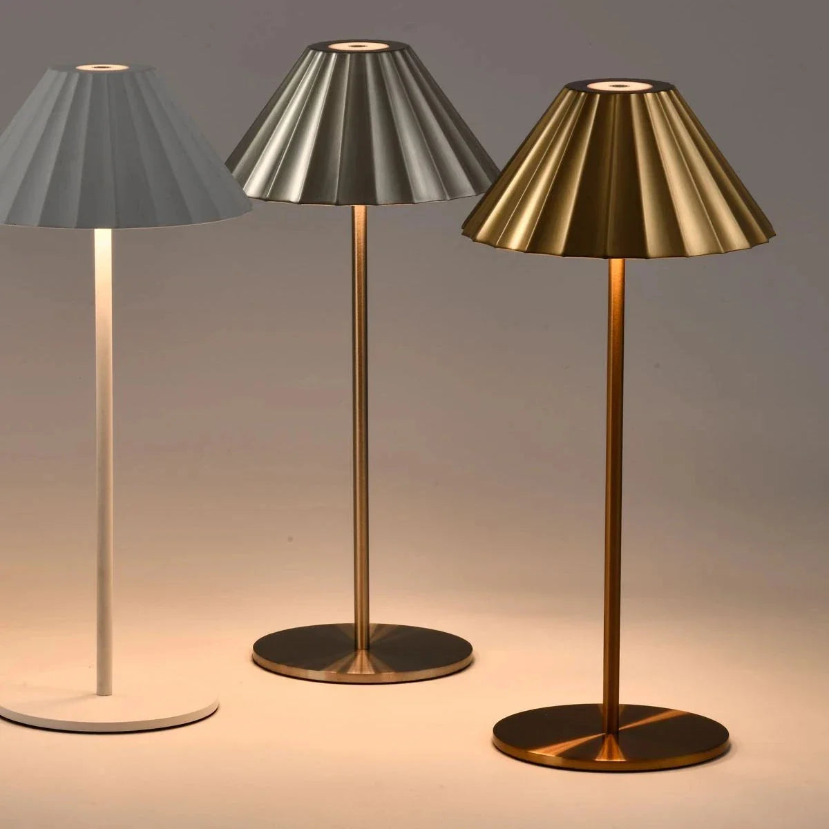 LumièreChic – Lampe de Table Moderne pour Hôtel et Bar - Rynova