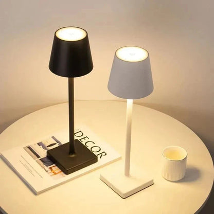 LumiTouch - Lampe LED USB Sans Fil Étanche Rechargeable - Rynova