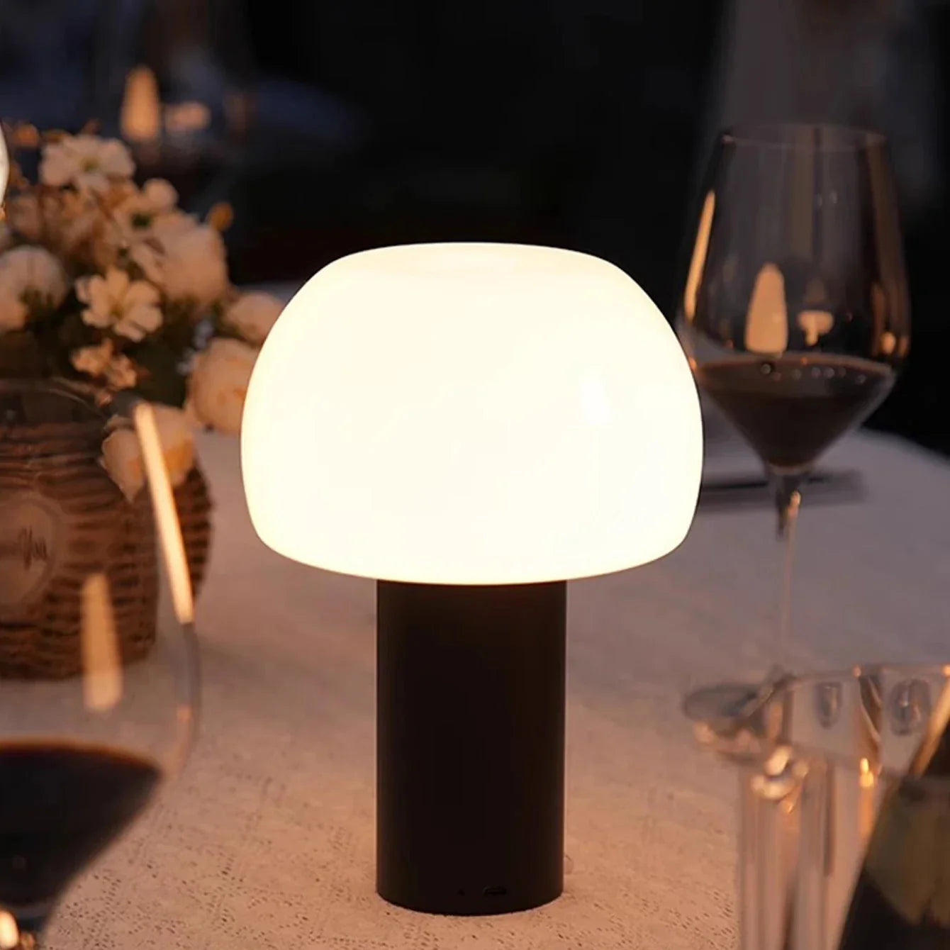 LumièreModerne – Lampe de Table Décorative Portable pour Ambiance Contemporaine - Rynova