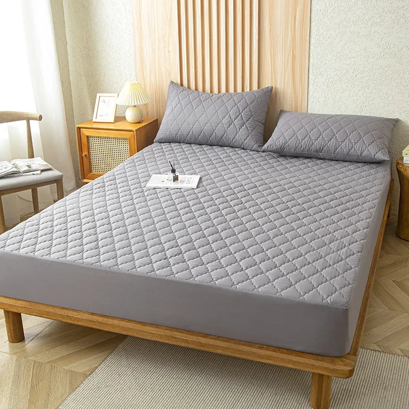 AquaMat - Protège-Matelas Imperméable avec Drap-Housse Ajusté - Rynova