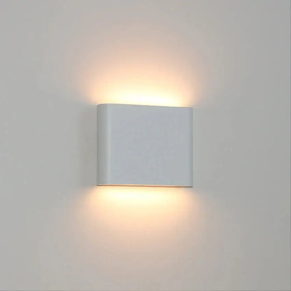 LumièreBrillante – Applique Murale LED Étanche, Éclairage Extérieur Durable - Rynova
