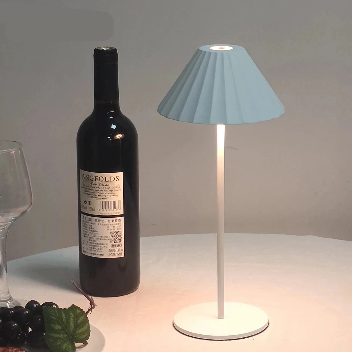 LumièreChic – Lampe de Table Moderne pour Hôtel et Bar - Rynova