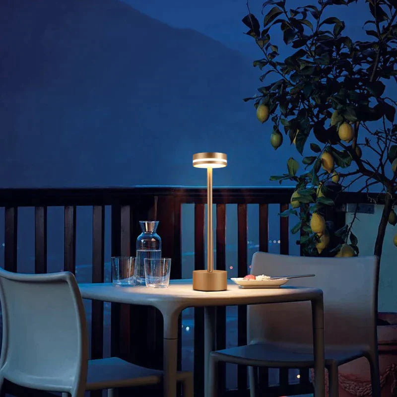 LumiCosmos – Lampe LED Extérieure Portative et Élégante - Rynova